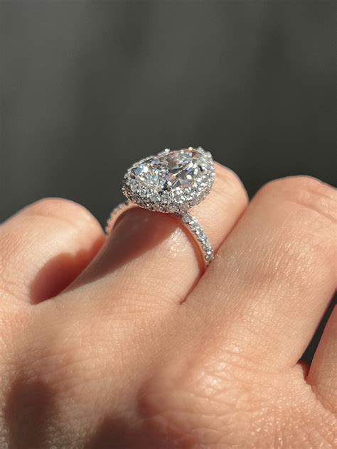 Pear Engagement Rings | Happy Jewelers