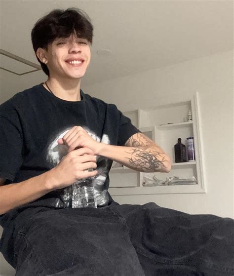 𝘋𝘢𝘷𝘪𝘥 𝘙𝘰𝘫𝘢𝘴🖤 (@xx.rojas_) • Instagram photos and videos