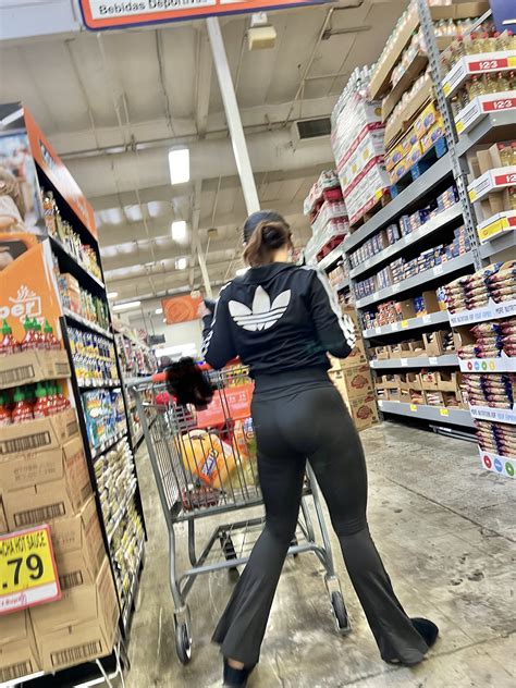 Petite Flared bubble Latina 😍 - Spandex, Leggings & Yoga Pants - Forum