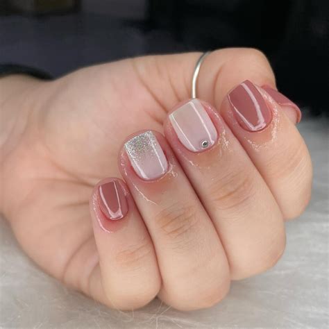 Unhas Pequenas Decoradas Simples - Unhas Decoradas 2024: As Mais Lindas do Ano! - Unha Decorada Simples