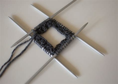 jojo kan själv: sticka sockor