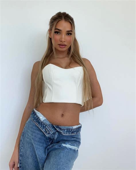 CelebMafia - Celebrity Style, Fashion, Clothes, Outfits, Photos, GIFs