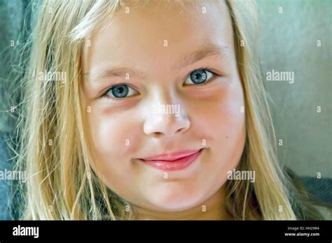 Big blue eyes hi-res stock photography and images - Alamy