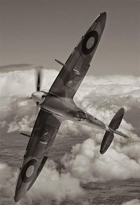 World War II in Pictures: Supermarine Spitfire - Classic RAF Fighter