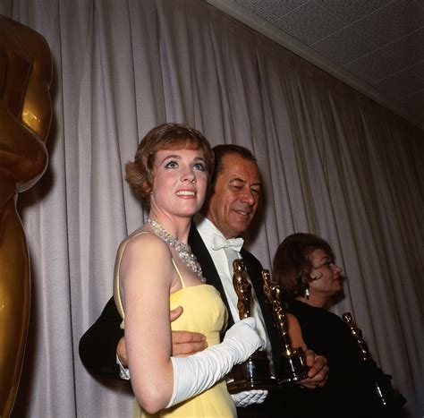 15 Photos of Julie Andrews When She Was Young - Julie Andrews Vintage