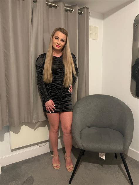 Book an expert female massage service in London