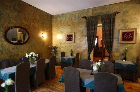Yerevan Restaurants | iArmenia: Armenian History, Holidays, Sights, Events