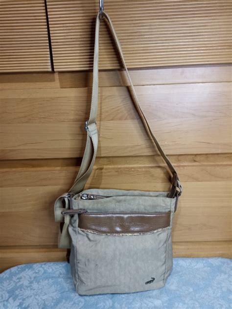Croco.dile Sling Bag on Carousell