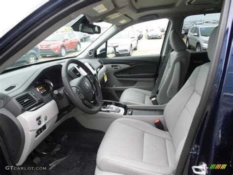 Gray Interior 2017 Honda Pilot Elite AWD Photo #118573881 | GTCarLot.com