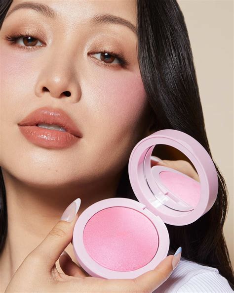 Heaven's Glow Blush – EM Cosmetics