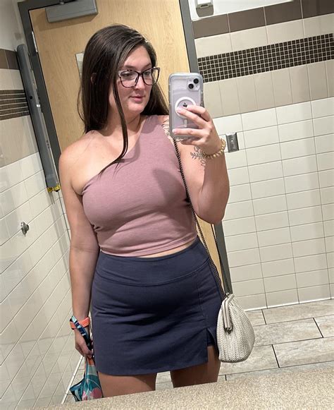 Just out running mom errands and stopped for a selfie, Happy Monday