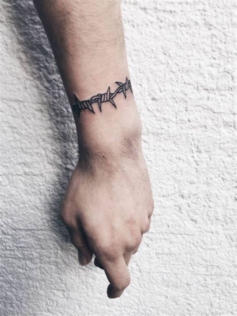 Tattoo • Значение тату: Колючая проволока