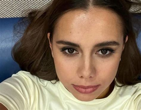 Маргарита Мамун присела на корточки и засветила интимное: виды с ног ...