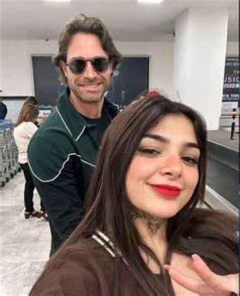 Karely Ruiz presume foto con Sebastián Rulli y advierten a Angelique