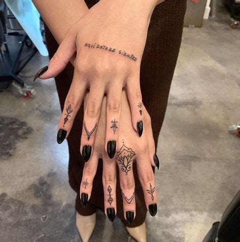 Share 85+ cool finger tattoos for females - vova.edu.vn