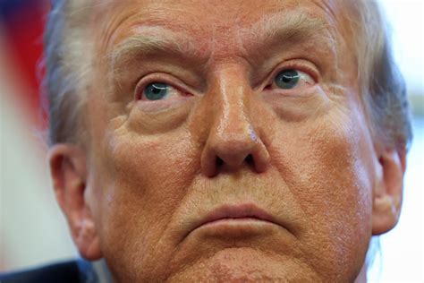 Trump says he will sell “gold cards” residence for investors for 5