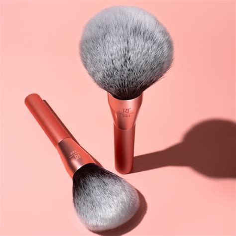 real techniques extra big powder brush large makeup brush  powder