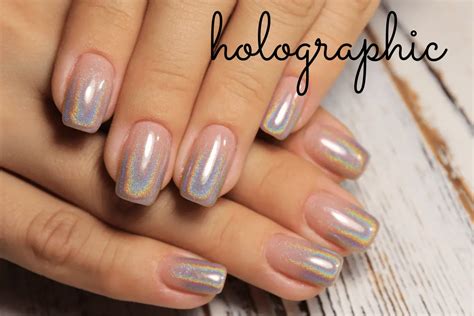 A Step by Step Guide to Applying Holo Nail Polish - makeuprestart.com