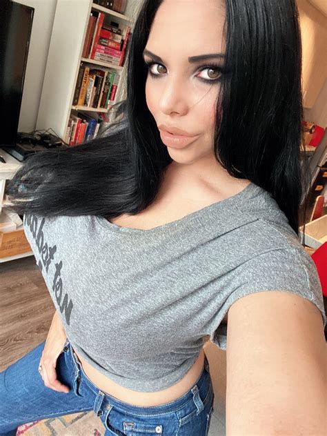 Missy Martinez - Adult Friend Finder - Medium