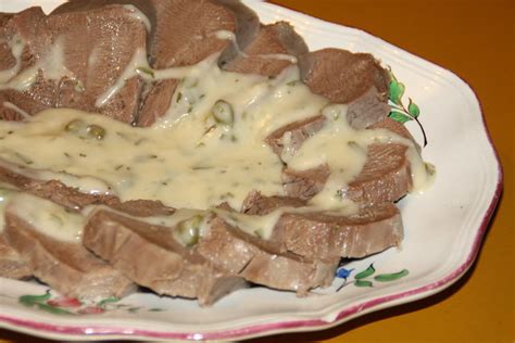 Kalfstong met ‘pikante’ saus | Ministerie van Eten en Drinken
