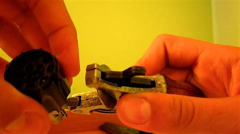 Pistolet na kapiszony - YouTube
