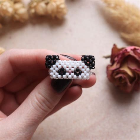 🐼Фигурка из бисера ПАНДА 🐼 | Beads, Jewelry, Chevron