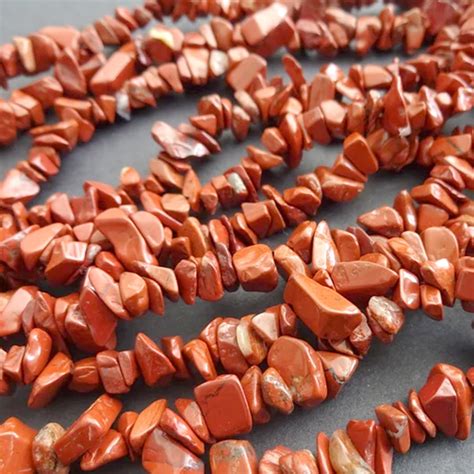 червен Яспис , полускъпоценен камък, мъниста чипс - Avrorahandmade