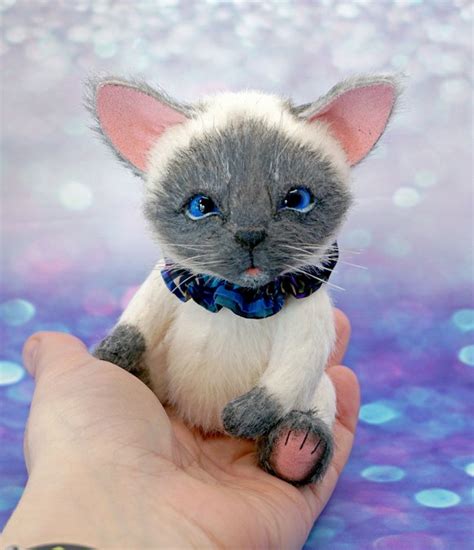 Siamese mini cat Marcel by Iryna Trushkovska | Tedsby