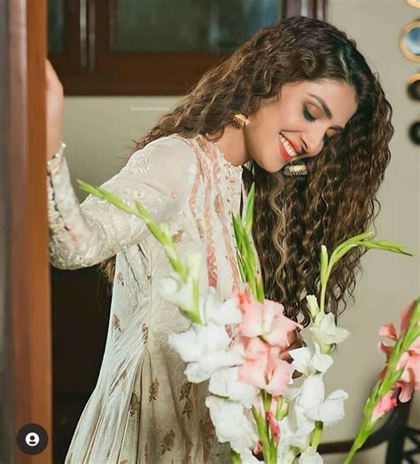 Pin by Bollywood fashion on Ayeza Khan | Front hair styles, Celebrities ...
