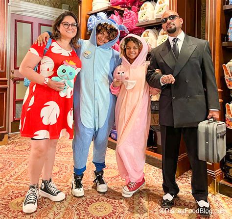 family halloween costume  blew    disney world disney