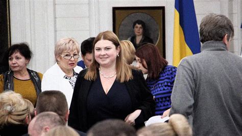 Названа официальная причина смерти украинской чиновницы - Газета.Ru ...