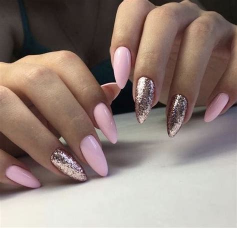 Pin di Fabienne Gerometta su Nails | Unghie fucsia, Unghie, Unghie idee