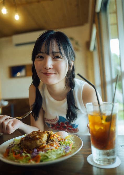 由良ゆら1st写真集『ゆらドキッ！』 Special Edition - V2PH