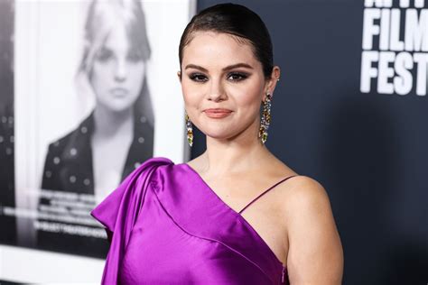Selena Gomez's Role Models and Inspirations - hywmp3j