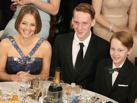 10 Shocking Revelations About Jodie Foster's Unseen Early Years Image 20