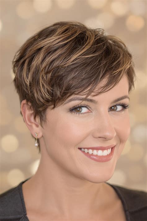 Short pixie haircut styles are making a huge comeback this year