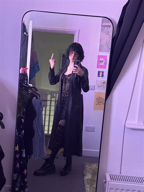 pierbi on Twitter: "coming over to fuck ur mom :) https://t.co