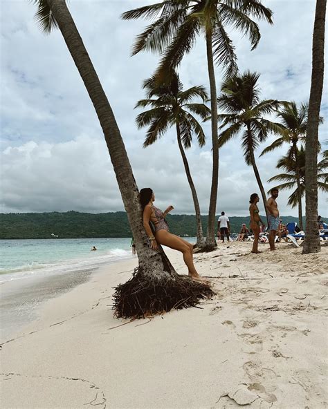 Manuela Álvarez (@manuelaalvarz) • Instagram photos and videos