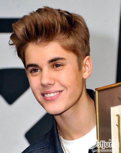 singer justin bieber attends  autograph signing  fan meet