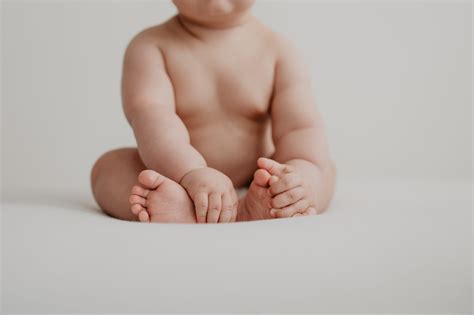 cara memutihkan kulit bayi dengan baby oil 8