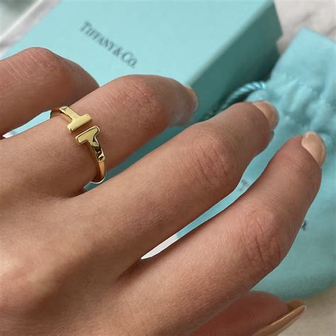 Tiffany and Co T Ring becomes the must-have accessory of the year 29