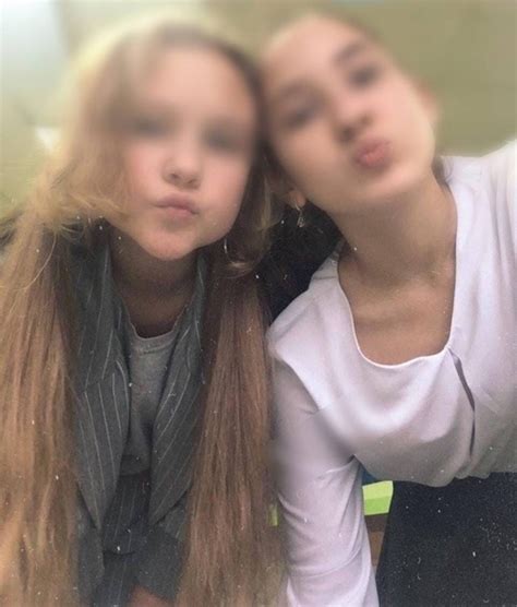 Две 12-летние школьницы одновременно выпали из | ДТП и ЧП | Москва и МО ...