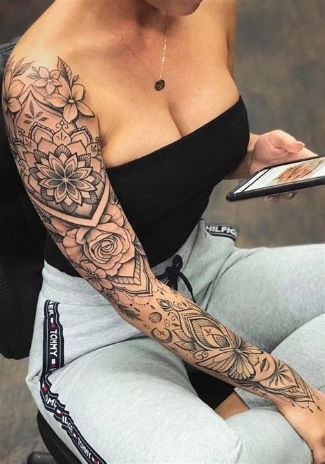 Tatuagem Feminina Grande No Braço