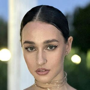 Holy Molly - Age, Family, Bio | Famous Birthdays