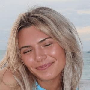 Jessica Fay - Age, Family, Bio | Famous Birthdays