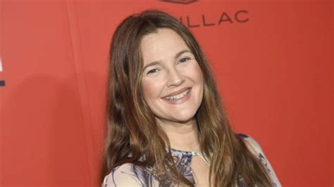 Video Drew Barrymore pauses production of daytime talk show - ABC News 