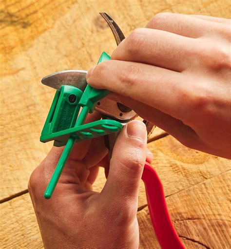 Pruner Sharpener - Lee Valley Tools