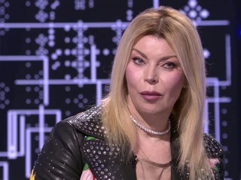 Врачи запрещают разговаривать пережившей аварию Ладе Дэнс
