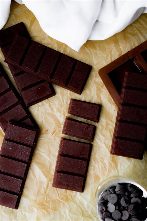 Homemade Vegan Chocolate Bars with 2 Ingredients