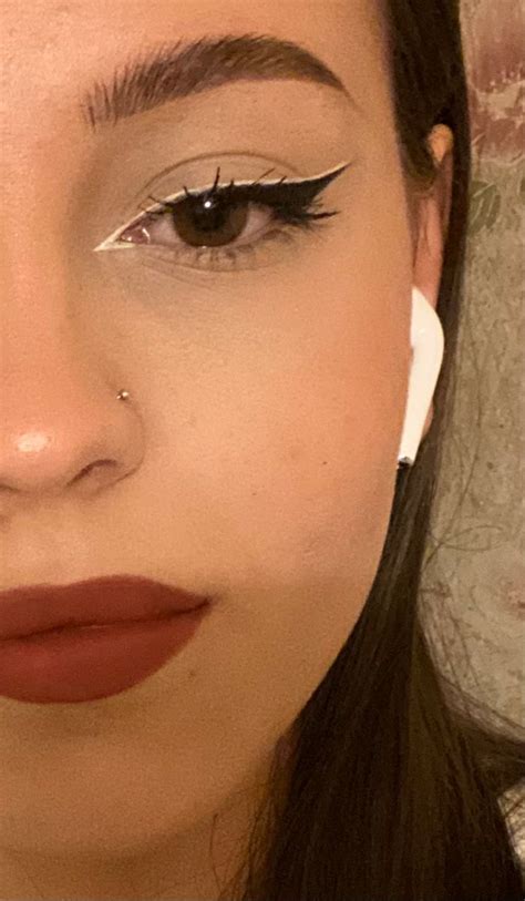Stylish eyeliner tutorials Trendy eye makeup looks Edgy eyeliner ...